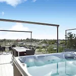 With Hot Tub Iv Semesterbostad