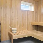 Semesterbostad With Hot Tub Iv *