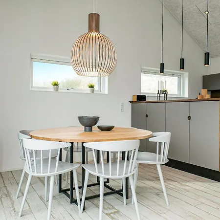 4 Bedroom Cozy In