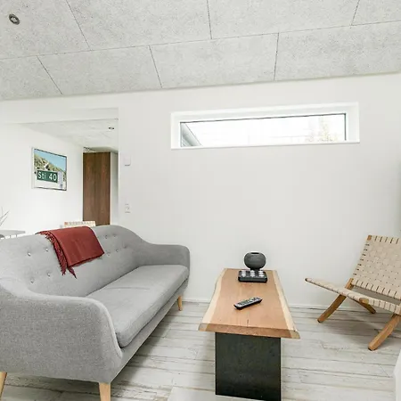 4 Bedroom Cozy In Holiday home *