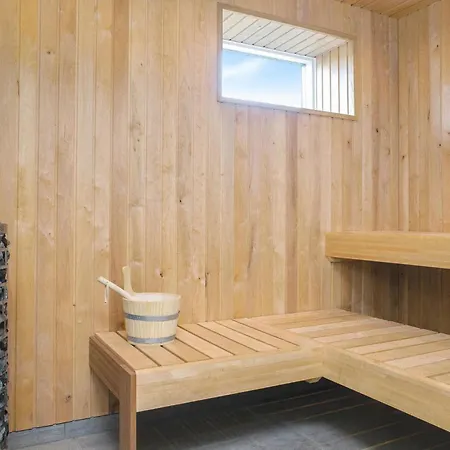 Дом отдыха 4 Bedroom Cozy In *