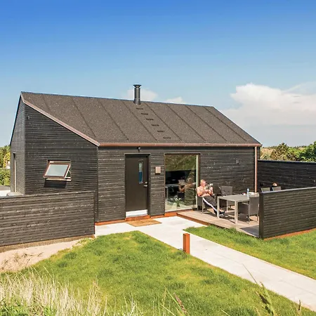 4 Bedroom Cozy In Holiday home Blokhus
