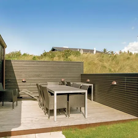 4 Bedroom Cozy In Holiday home *