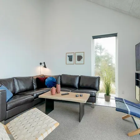 4 Bedroom Cozy In
